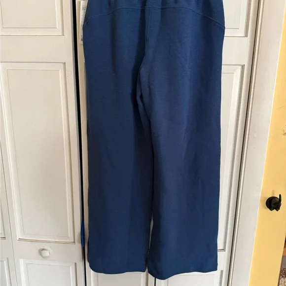 Lululemon Scuba Mid Rise Wide Leg pant *Waffle Blue - Picture 5 of 6